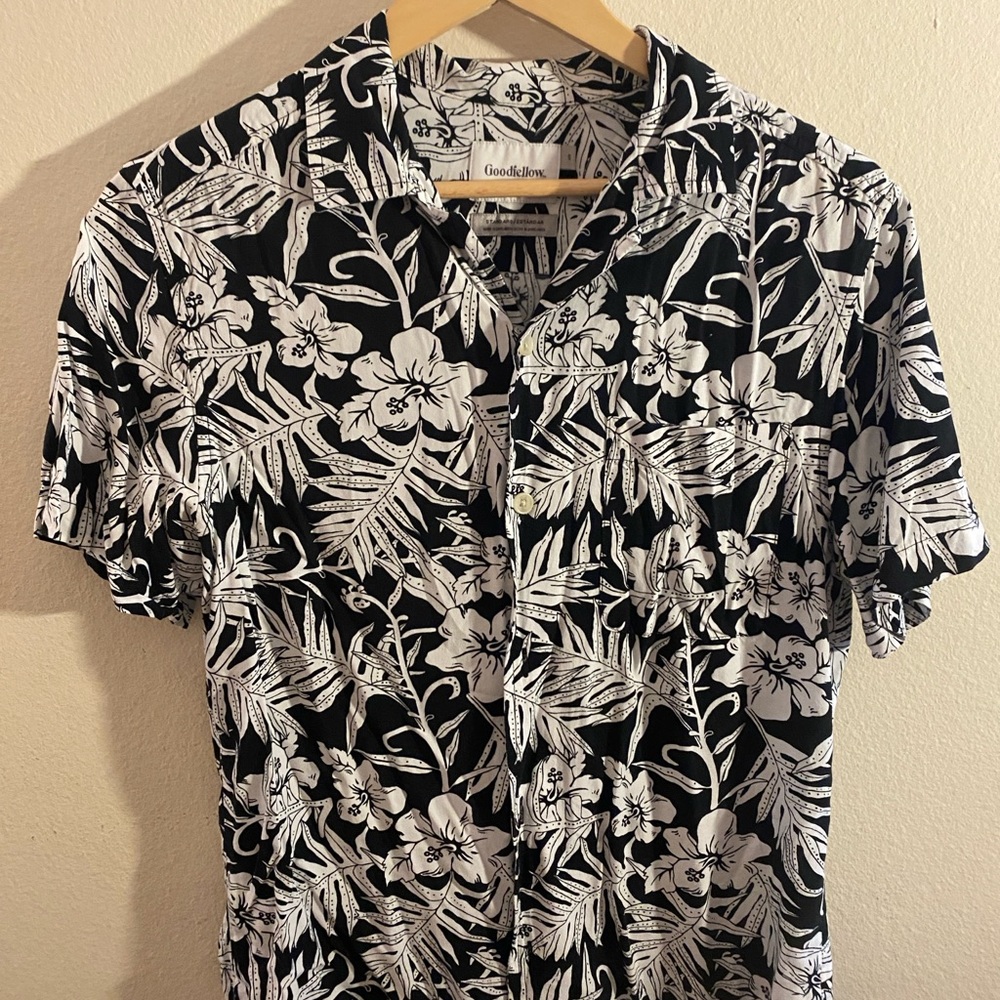 Goodfellow & Co Men's Monochrome Floral Button-Down Shirt